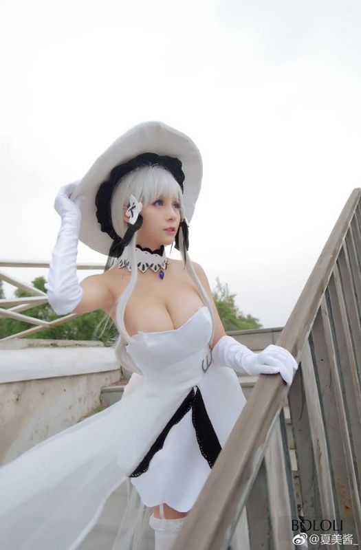 Bộ ảnh cosplay nàng HMS Illustrious đầy quyến rũ trong Azur Lane
