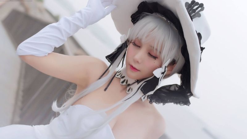 Bộ ảnh cosplay nàng HMS Illustrious đầy quyến rũ trong Azur Lane