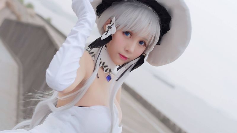 Bộ ảnh cosplay nàng HMS Illustrious đầy quyến rũ trong Azur Lane