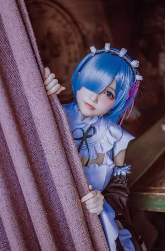 Loạt ảnh cosplay nữ nhân vật Rem dễ thương nhưng không kém phần gợi cảm 