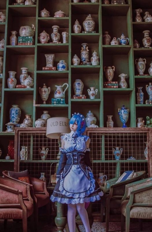 Loạt ảnh cosplay nữ nhân vật Rem dễ thương nhưng không kém phần gợi cảm 