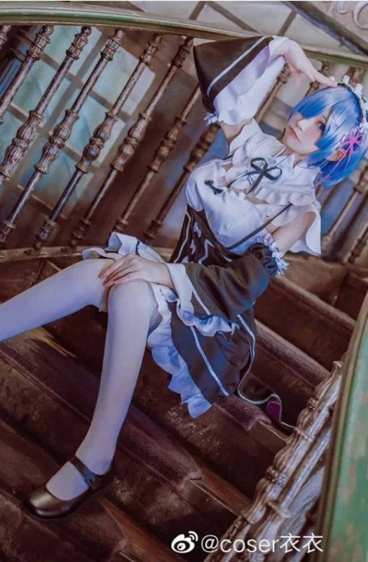 Loạt ảnh cosplay nữ nhân vật Rem dễ thương nhưng không kém phần gợi cảm 