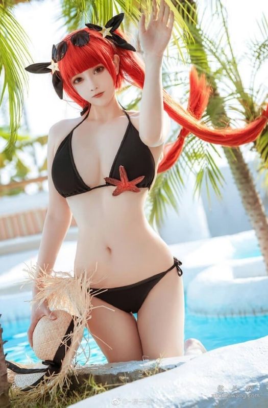 Loạt ảnh cosplay mỹ nhân USS Honolulu diện bikini gợi cảm
