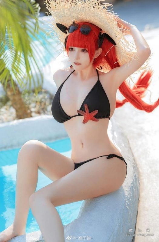 Loạt ảnh cosplay mỹ nhân USS Honolulu diện bikini gợi cảm