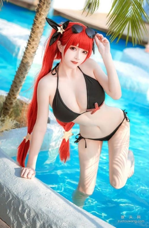 Loạt ảnh cosplay mỹ nhân USS Honolulu diện bikini gợi cảm