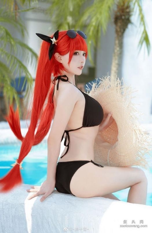 Loạt ảnh cosplay mỹ nhân USS Honolulu diện bikini gợi cảm
