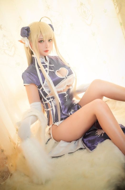 Loạt ảnh cosplay nàng Centaur lấp ló ngực đầy, đẹp mê hồn trong Azur Lane