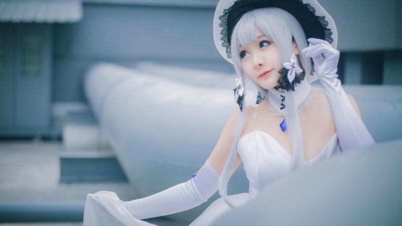 Bộ ảnh cosplay mỹ nhân HMS Illustrious gợi cảm trong Azur Lane