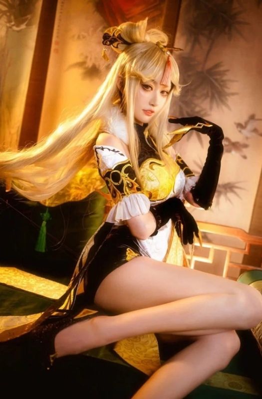Bộ ảnh cosplay nhân vật Ningguang với đôi chân dài miên man trong Genshin Impact