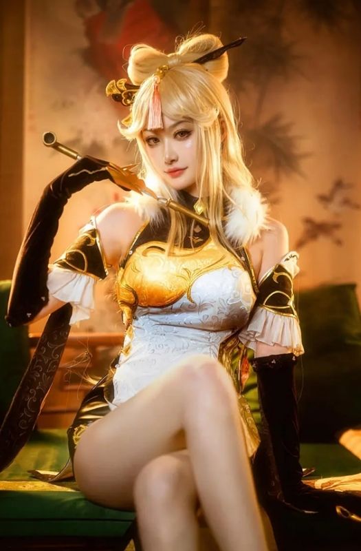 Bộ ảnh cosplay nhân vật Ningguang với đôi chân dài miên man trong Genshin Impact