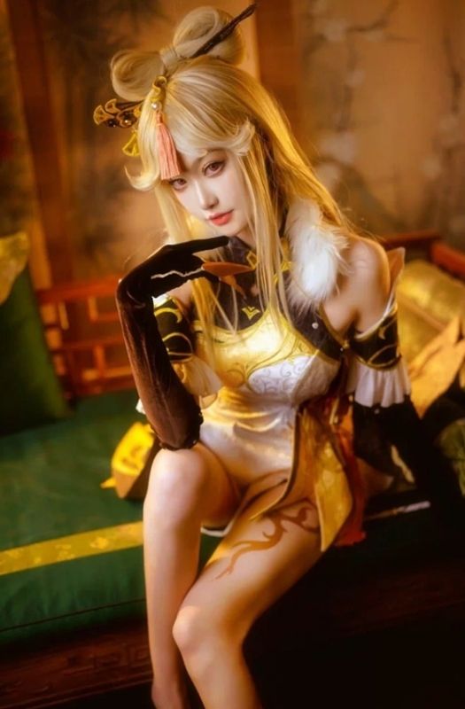 Bộ ảnh cosplay nhân vật Ningguang với đôi chân dài miên man trong Genshin Impact