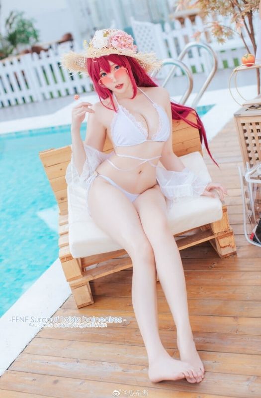 Bộ ảnh cosplay nàng Surcouf siêu quyến rũ trong Azur Lane