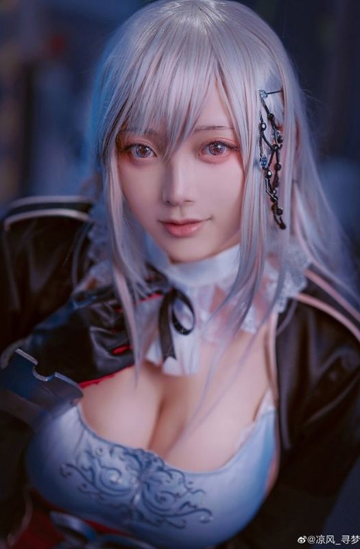 Bộ ảnh cosplay những mỹ nhân vô cùng sexy và quyến rũ trong Azur Lane
