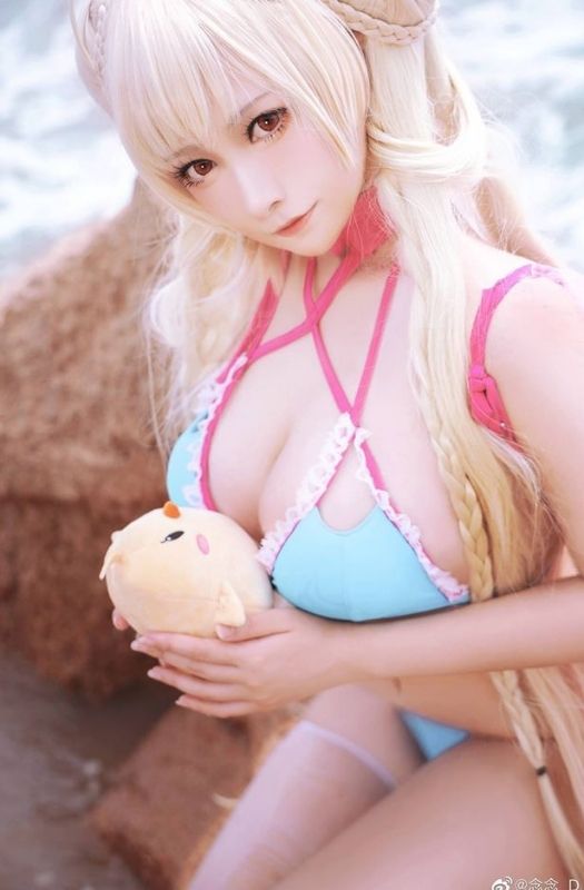 Bộ ảnh cosplay những mỹ nhân vô cùng sexy và quyến rũ trong Azur Lane