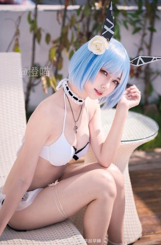 Bộ ảnh cosplay những mỹ nhân vô cùng sexy và quyến rũ trong Azur Lane