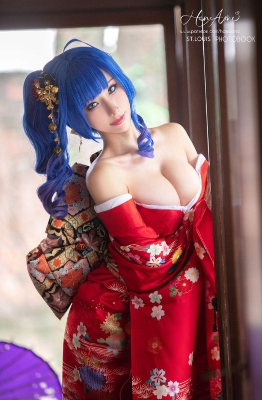 Bộ ảnh cosplay mỹ nhân St. Louis trong Azur Lane với "tâm hồn" nóng bỏng
