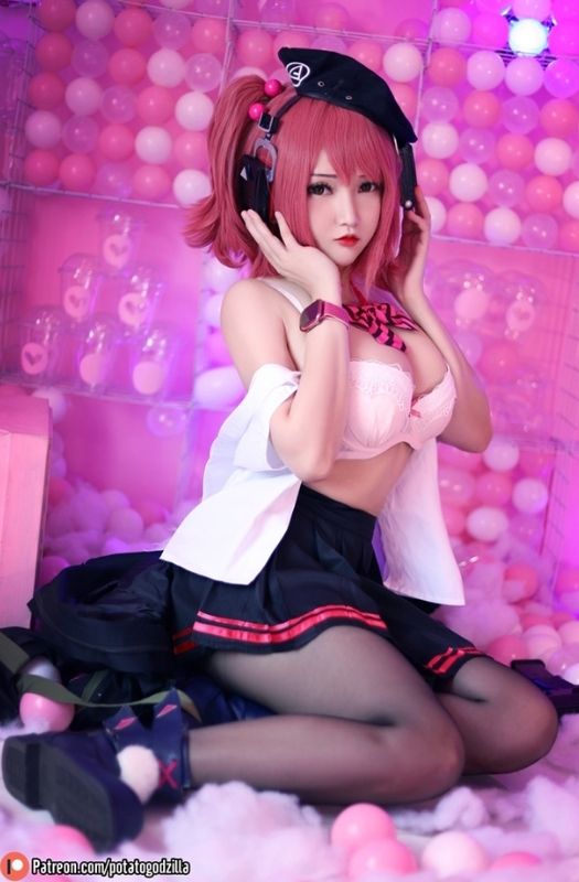 Bộ ảnh cosplay nhân vật MP7 gợi cảm trong Girls' Frontline