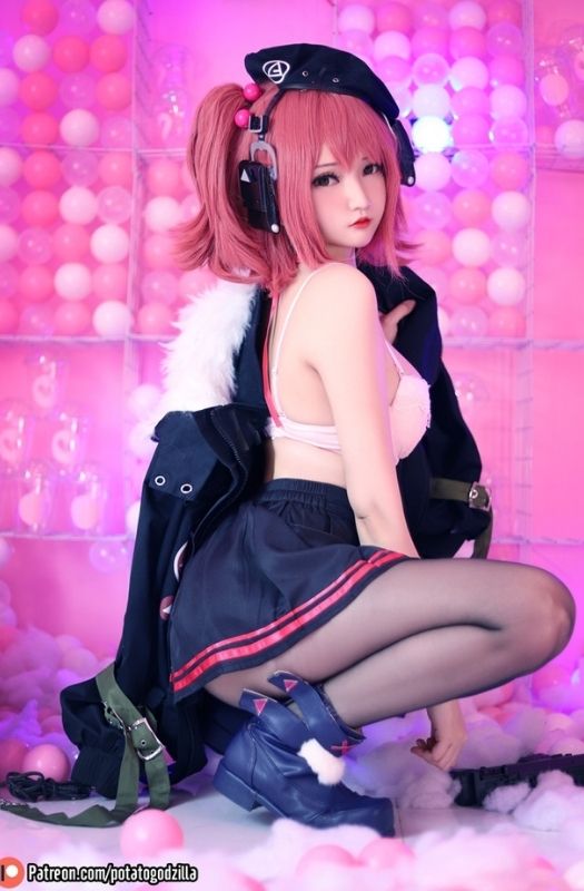 Bộ ảnh cosplay nhân vật MP7 gợi cảm trong Girls' Frontline
