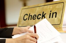check in là gì