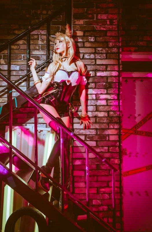 Bộ ảnh cosplay nhân vật Ahri K/DA đẹp lung linh và vô cùng chân thật