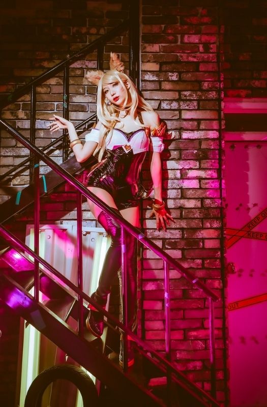 Bộ ảnh cosplay nhân vật Ahri K/DA đẹp lung linh và vô cùng chân thật