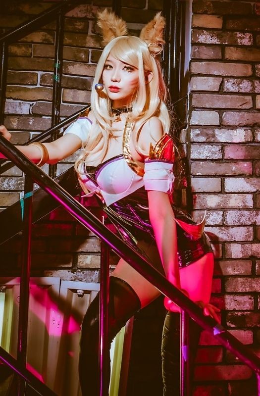 Bộ ảnh cosplay nhân vật Ahri K/DA đẹp lung linh và vô cùng chân thật
