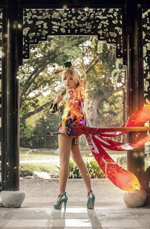 Loạt ảnh cosplay trang phục Butterfly Phượng Cửu Thiên trong Liên Quân Mobile.