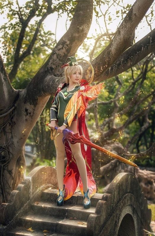 Loạt ảnh cosplay trang phục Butterfly Phượng Cửu Thiên trong Liên Quân Mobile.