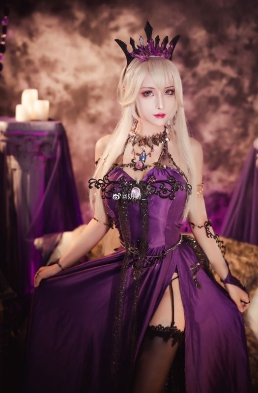 Bộ ảnh coslay nhân vật Dark Queen of the GreatBritain trong Fate/Grand Order