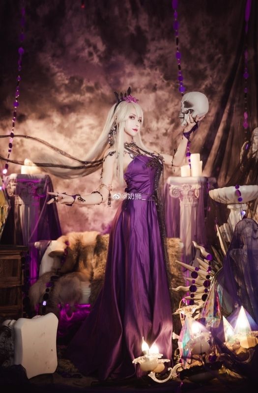 Bộ ảnh coslay nhân vật Dark Queen of the GreatBritain trong Fate/Grand Order
