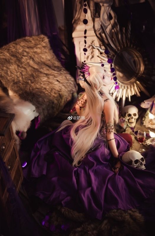 Bộ ảnh coslay nhân vật Dark Queen of the GreatBritain trong Fate/Grand Order