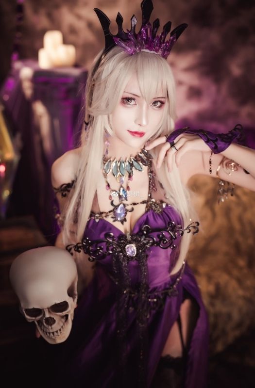 Bộ ảnh coslay nhân vật Dark Queen of the GreatBritain trong Fate/Grand Order