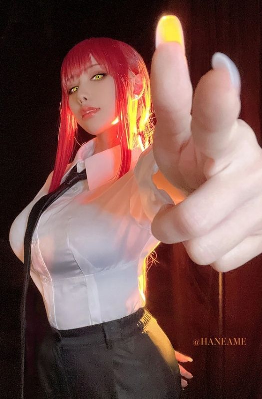 Bộ ảnh cosplay mỹ nữ phản diện Makima trong Chainsaw Man