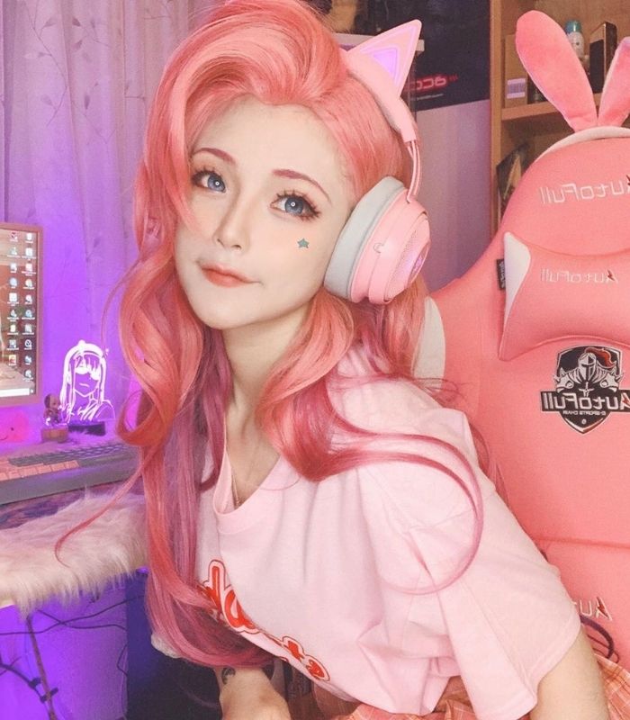 Loạt ảnh cosplay vị tướng Seraphine đáng yêu, quyến rũ trong LMHT