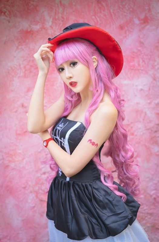 Bộ ảnh cosplay nhân vật Perona cực kỳ dễ thương trong One Piece