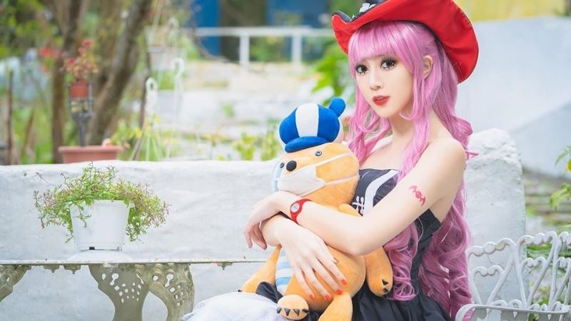 Bộ ảnh cosplay nhân vật Perona cực kỳ dễ thương trong One Piece