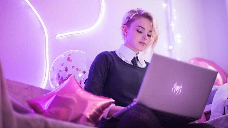 Bộ ảnh cosplay trang phục Spider-Gwen trong vũ trụ Spider-Man