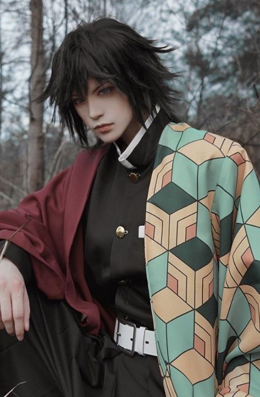 Bộ ảnh cosplay nhân vật Thủy Trụ Giyuu cực ngầu trong Kimetsu no Yaiba