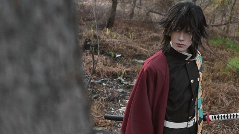 Bộ ảnh cosplay nhân vật Thủy Trụ Giyuu cực ngầu trong Kimetsu no Yaiba