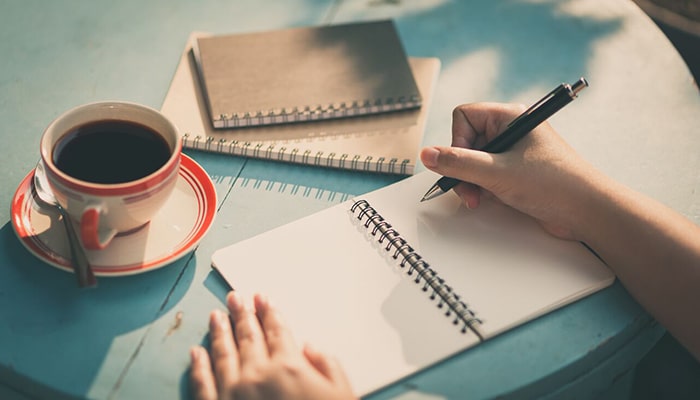 Viết Lách Là Gì? Bí Kíp Viết Lách Hay - Việt Nam Sau Tay Lái
