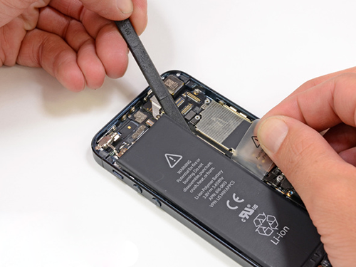 Sửa lỗi iPhone tự tắt nguồn thành công bất ngờ