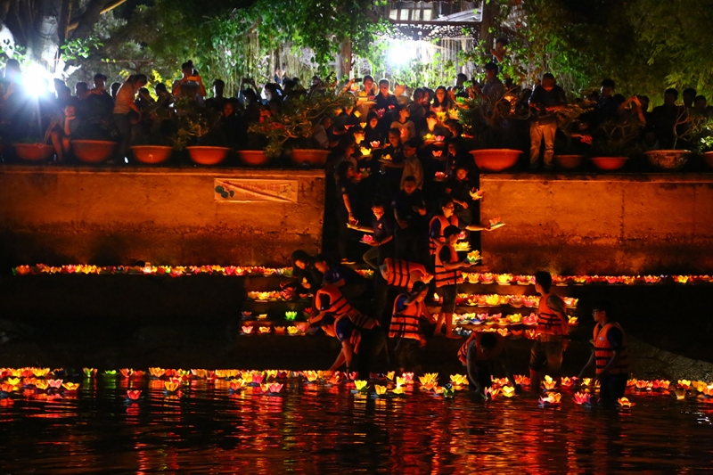 Rằm tháng 7 là ngày gì - ngày Xá tội vong nhân , ngày lễ Vu Lan, ngày Tết Trung nguyên | Đồ gỗ mỹ nghệ, cây cảnh nghệ thuật Hải Minh