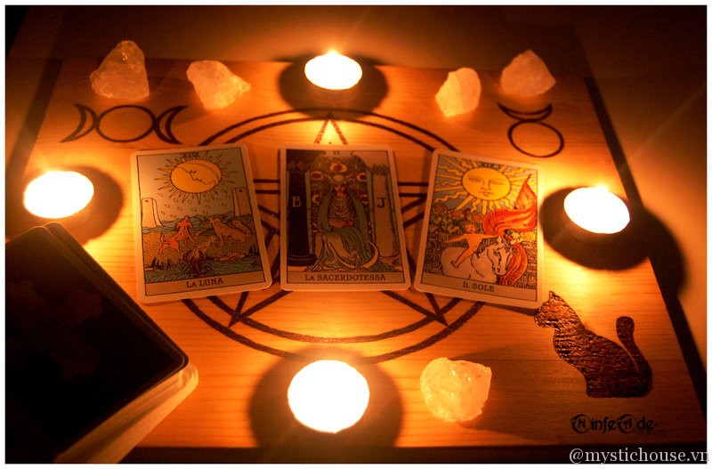 Bài Tarot là gì? - Nguồn gốc và các kiểu bài bói TAROT