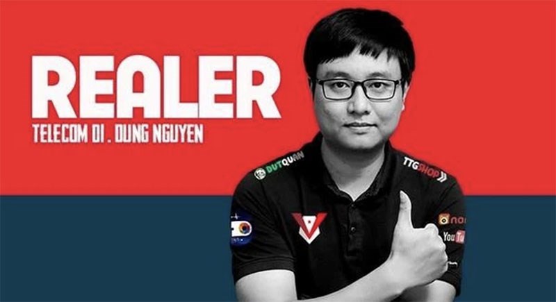 Màu son sẽ hiện lên độ bóng sau 3 - 4 giây thoa son (nguồn: Internet)