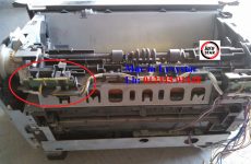 máy in báo kẹt giấy nhưng không có giấy bên trong