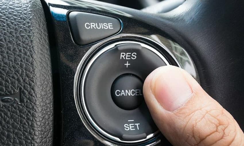 Tìm hiều chi tiết về hệ thống Cruise Control trên xe oto