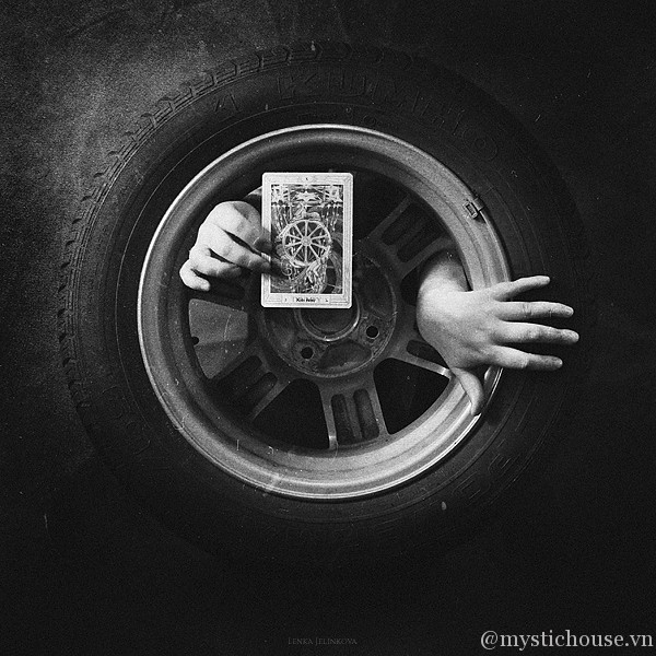 Bài Tarot là gì? - Nguồn gốc và các kiểu bài bói TAROT