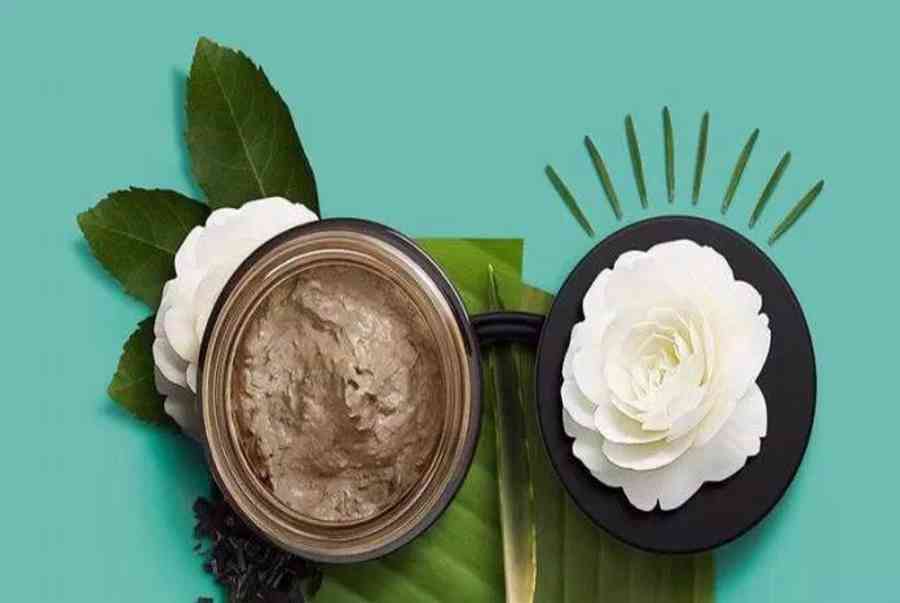 Merzy Aurora Dewy Tint có vỏ son ánh cầu vồng lấp lánh. (nguồn: Internet)