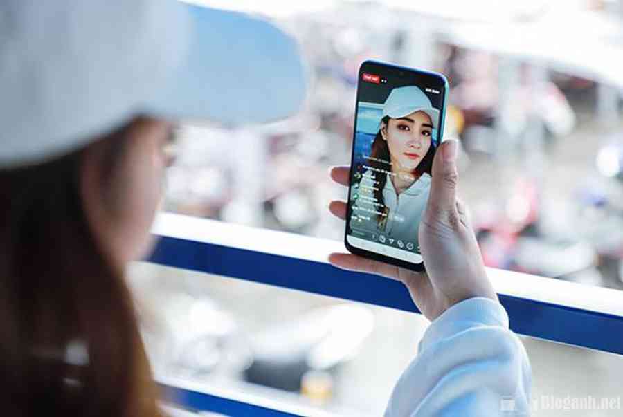 Poster phim Em Chưa 18. (Ảnh: Internet)
