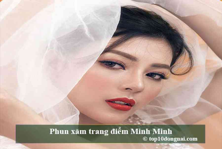 Áo crop top nhún ngực họa tiết hoa nhí cực xinh (ảnh: Internet)
